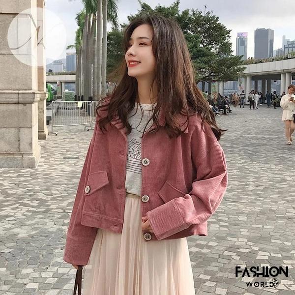 Áo khoác lửng phong cách Hàn Quốc là một lựa chọn thích hợp cho những cô nàng muốn tạo nét dịu dàng và nữ tính.