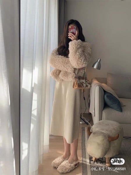 phối đồ với áo lông cừu + váy len suông