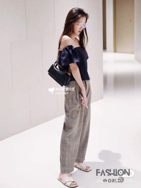  phối đồ với áo trễ vai + quần culottes kẻ caro