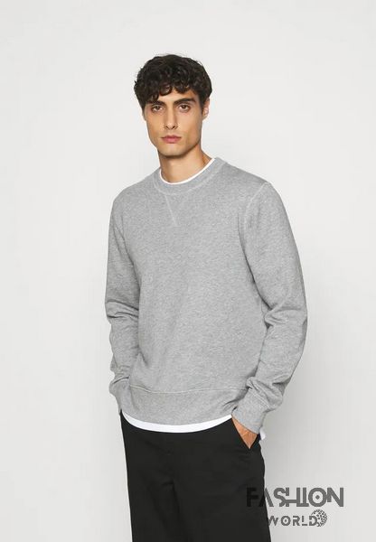 Pull-over là dạng áo sweater cổ điển với mặt trước chui đầu, tay dài
