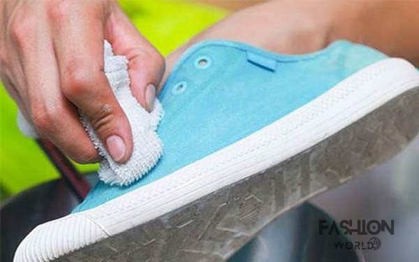 Cách vệ sinh giày vải Canvas, bata đơn giản và hiệu quả 